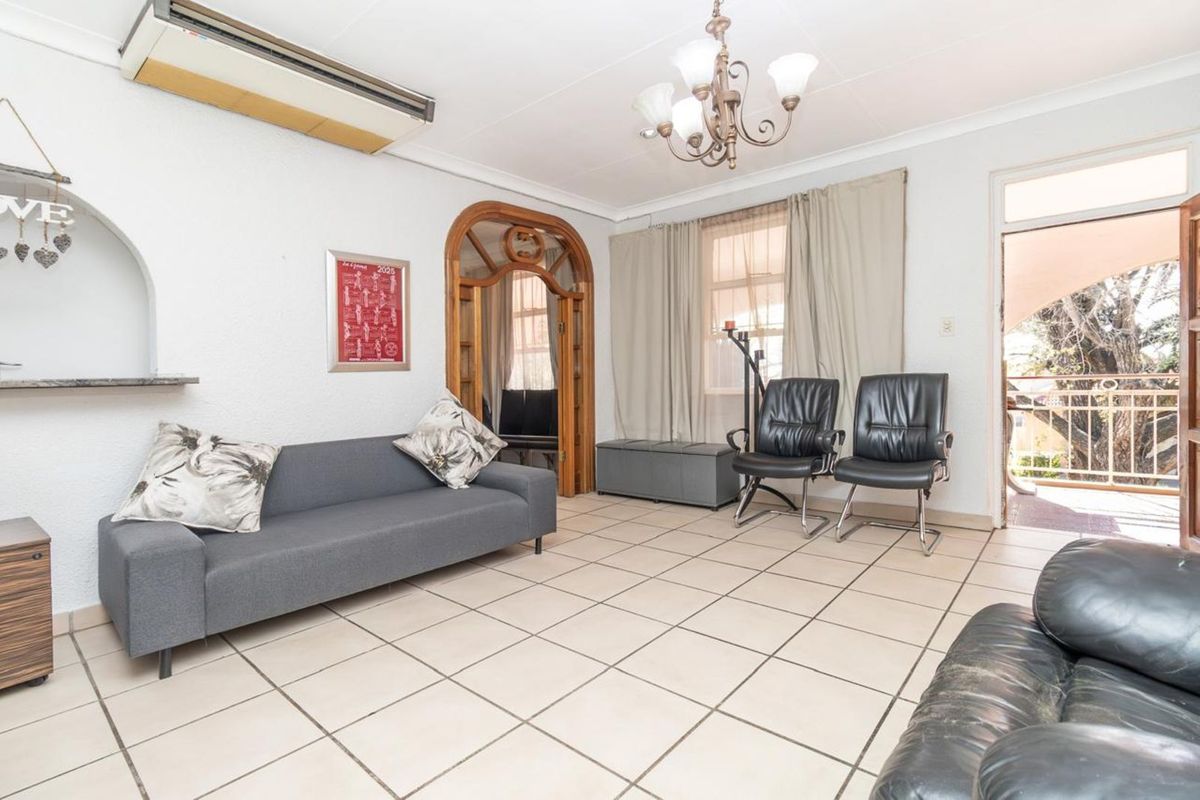 Apartment For Sale in Albertville - Photo 2