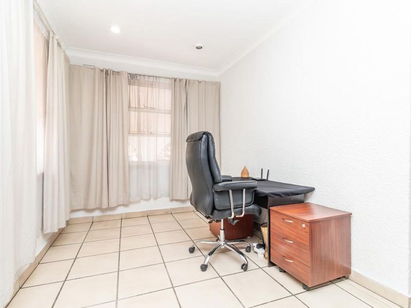 Apartment For Sale in Albertville - Photo 5