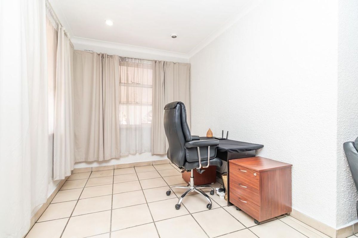 Apartment For Sale in Albertville - Photo 5