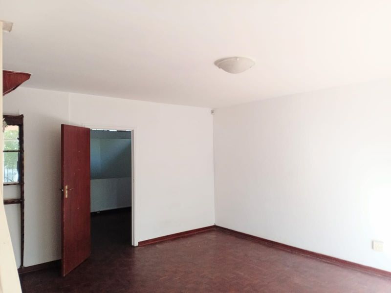 Townhouse For Sale in Windsor East - Photo 3