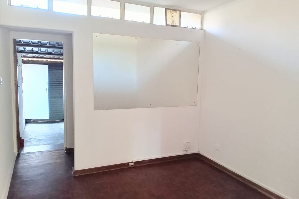 Townhouse For Sale in Windsor East - Photo 5