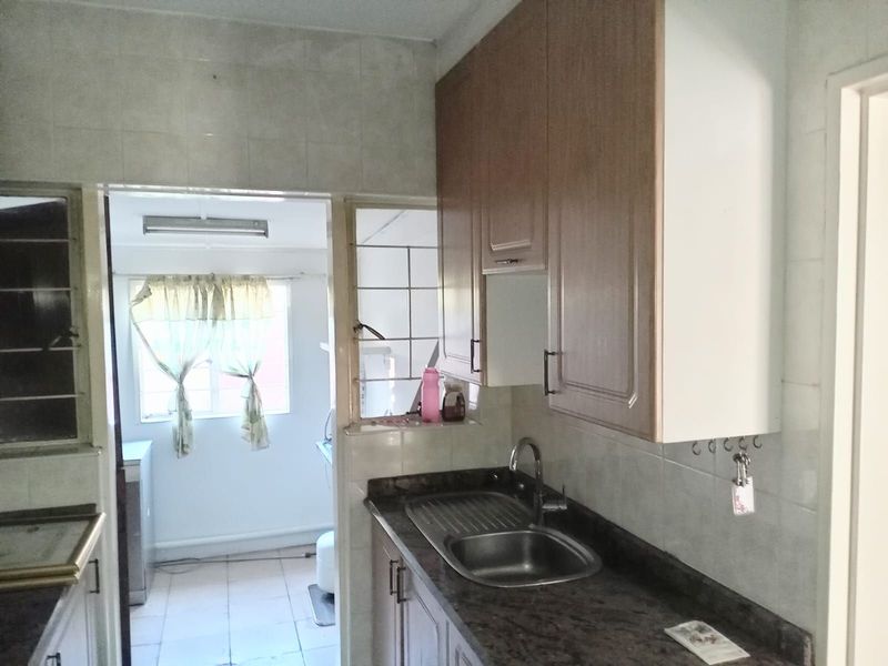 Townhouse For Sale in Windsor East - Photo 9