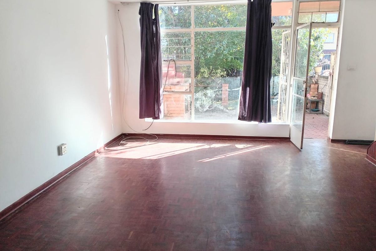 Townhouse For Sale in Windsor East - Photo 2