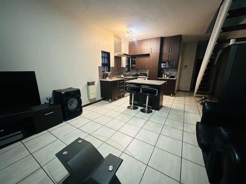 Apartment For Sale in Terra Nova - Photo 2