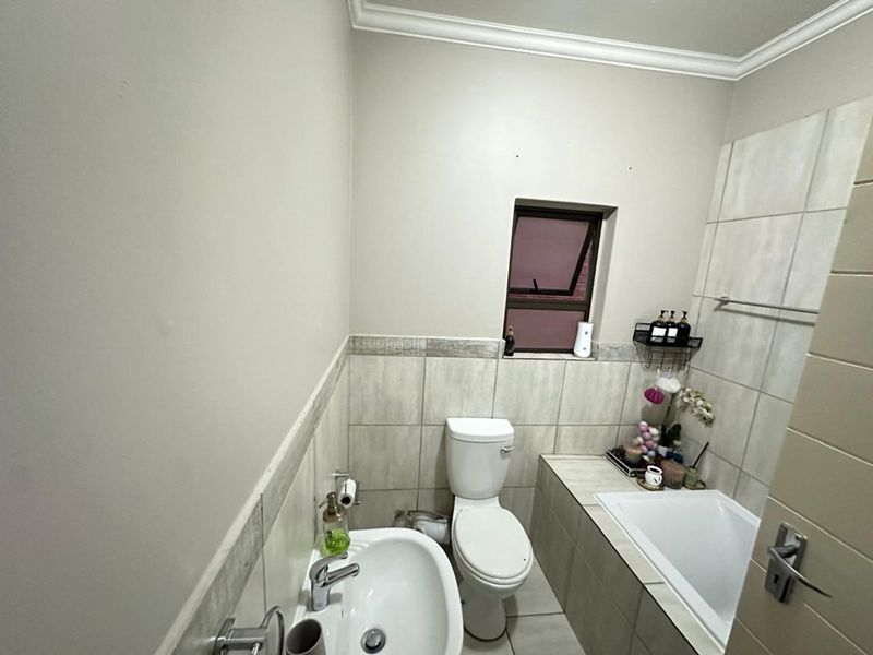 Apartment For Sale in Terra Nova - Photo 10