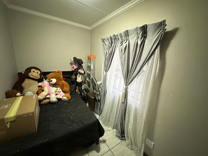 Apartment For Sale in Terra Nova - Photo 8