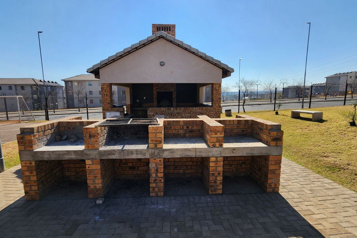 Apartment For Sale in Riverside View Ext 30 - Photo 4