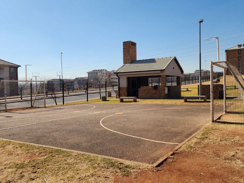 Apartment For Sale in Riverside View Ext 30 - Photo 5