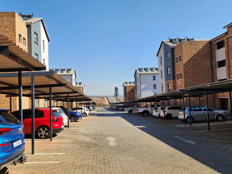 Apartment For Sale in Riverside View Ext 30 - Photo 2