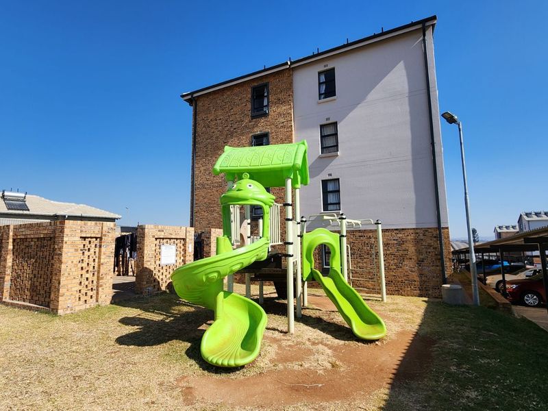 Apartment For Sale in Riverside View Ext 30 - Photo 3