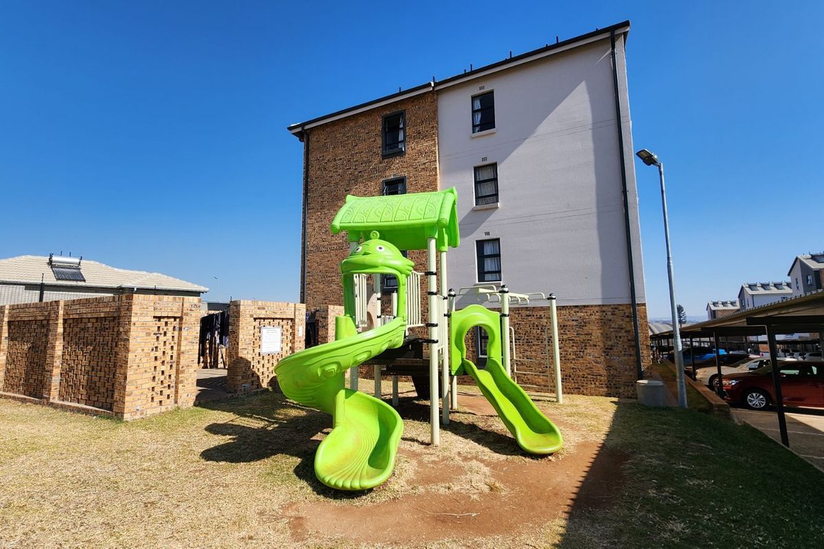 Apartment For Sale in Riverside View Ext 30 - Photo 3