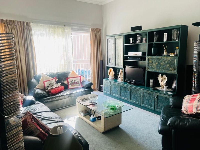 Apartment For Sale in Buccleuch - Photo 2