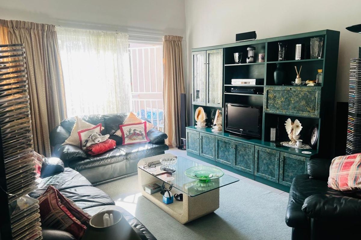 Apartment For Sale in Buccleuch - Photo 2