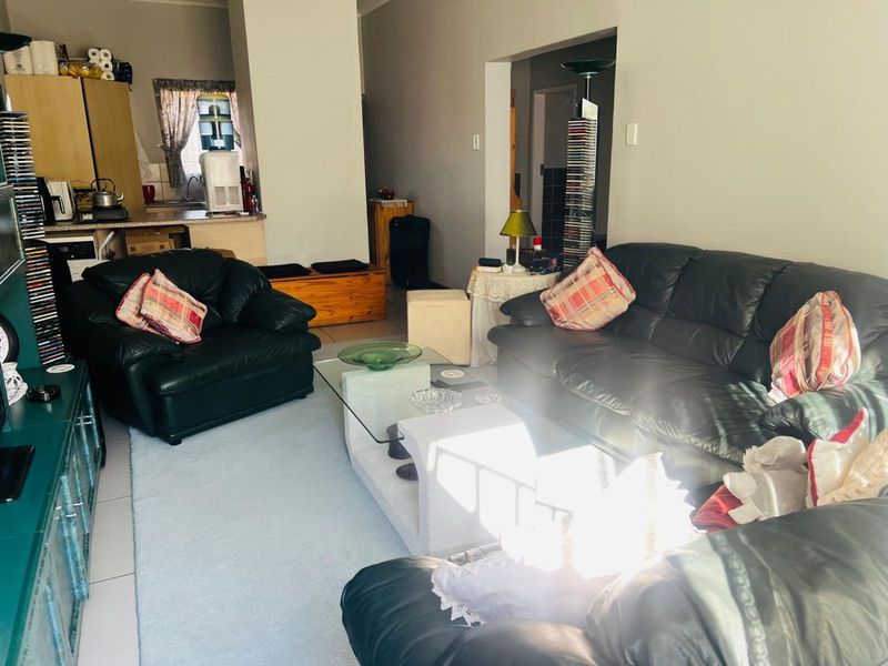 Apartment For Sale in Buccleuch - Photo 4