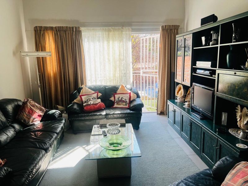 Apartment For Sale in Buccleuch - Photo 3