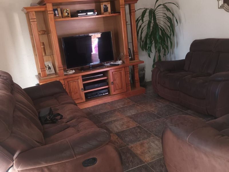 House For Sale in Mabopane Central - Photo 9