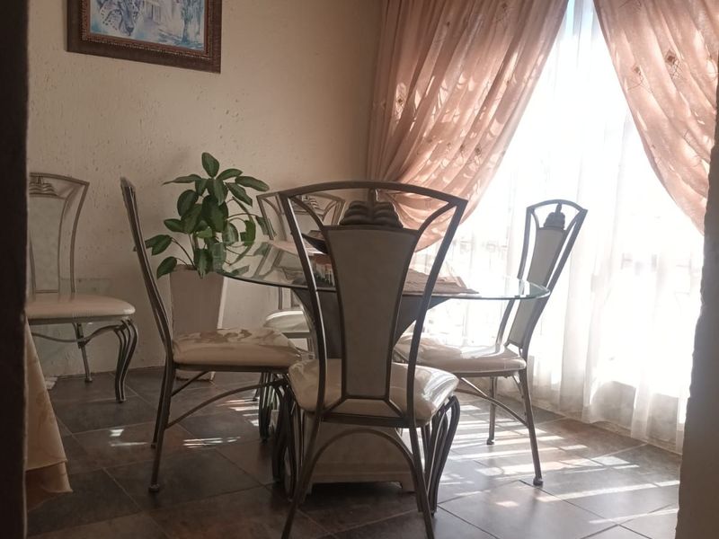 House For Sale in Mabopane Central - Photo 4