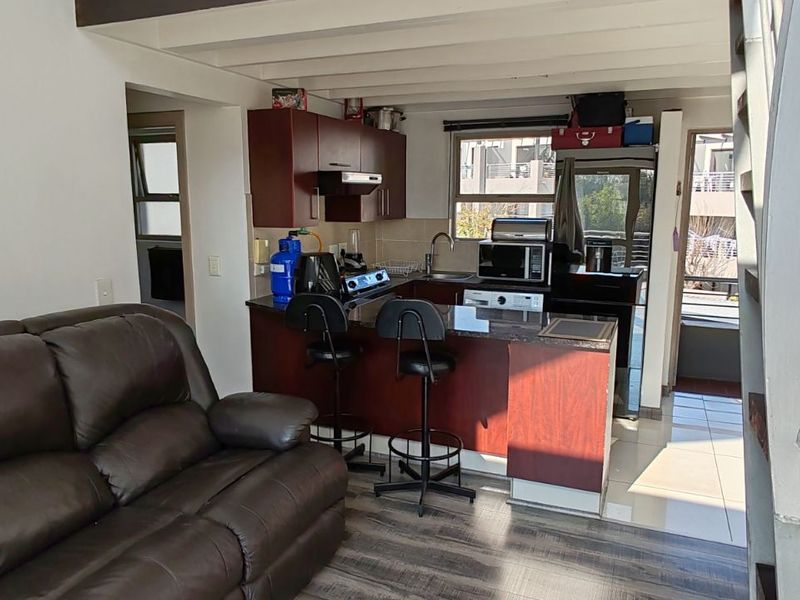 Apartment For Sale in Sunninghill - Photo 4