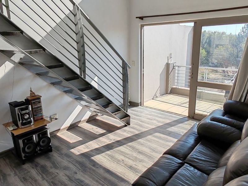 Apartment For Sale in Sunninghill - Photo 2