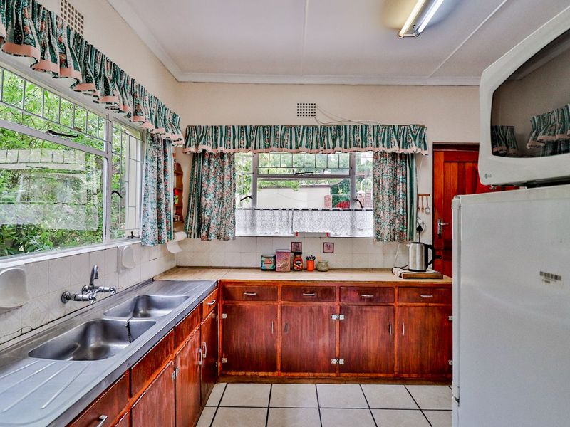 House For Sale in Montagu Central - Photo 8