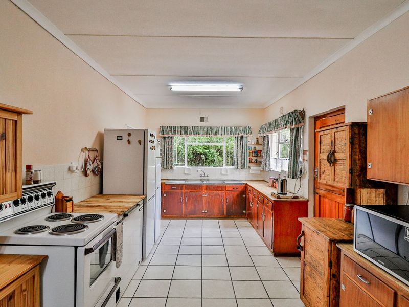 House For Sale in Montagu Central - Photo 6