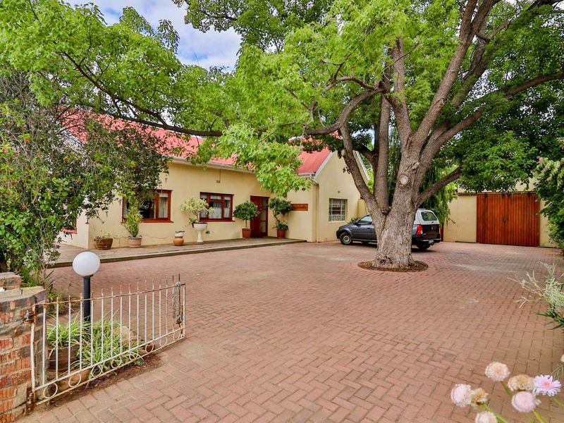 House For Sale in Montagu Central - Photo 2