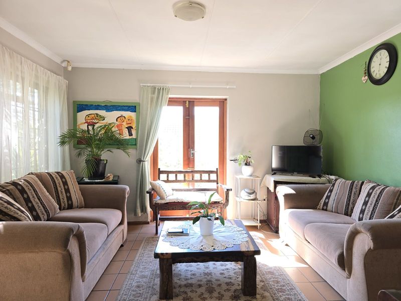 House For Sale in Zwartkop - Photo 3