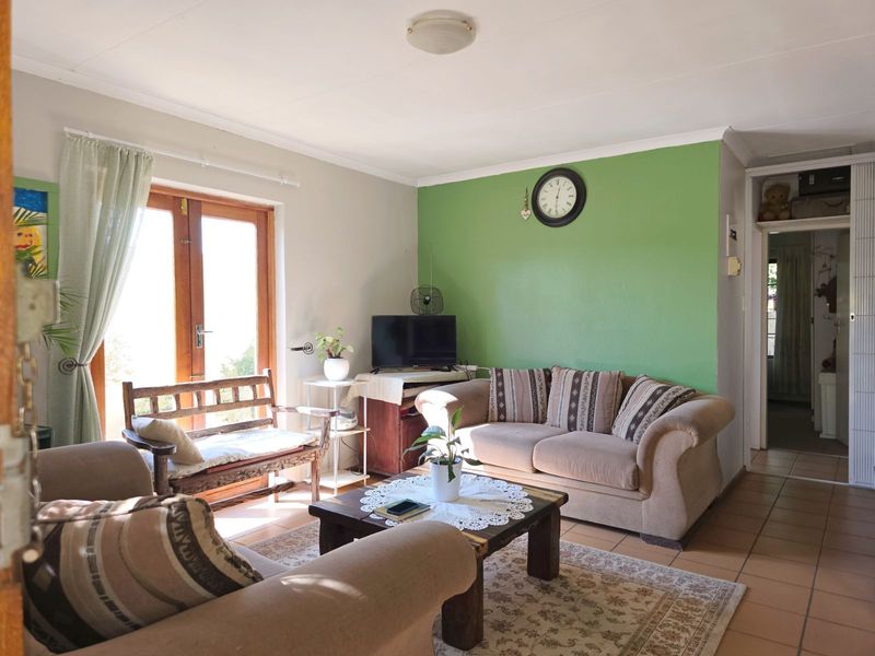 House For Sale in Zwartkop - Photo 5