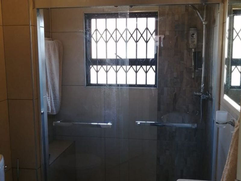 Townhouse For Sale in Terra Nova - Photo 4