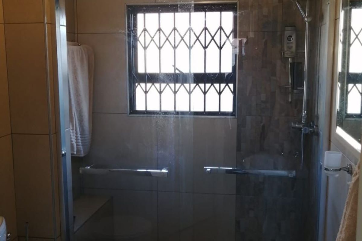 Townhouse For Sale in Terra Nova - Photo 4