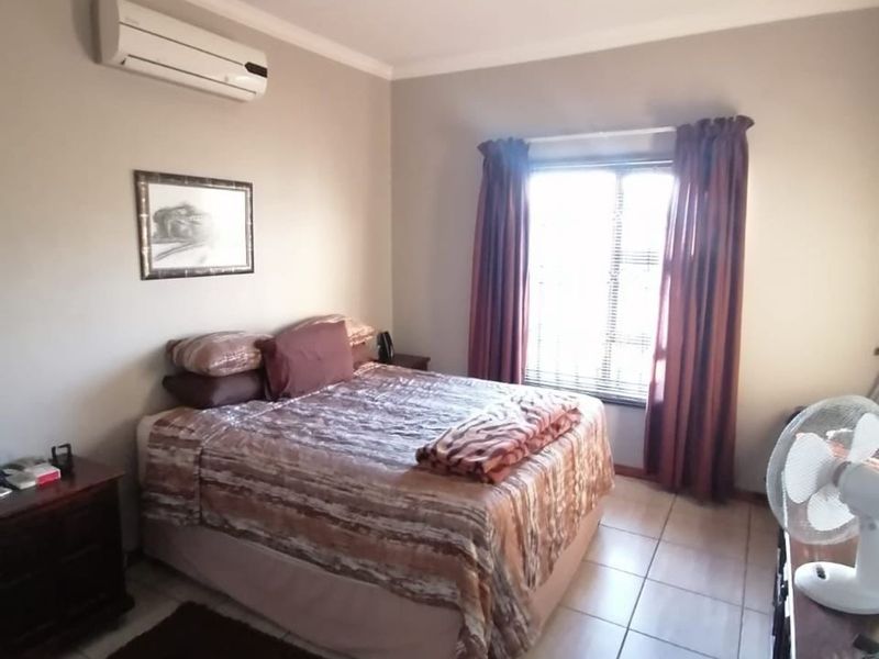 Townhouse For Sale in Terra Nova - Photo 9