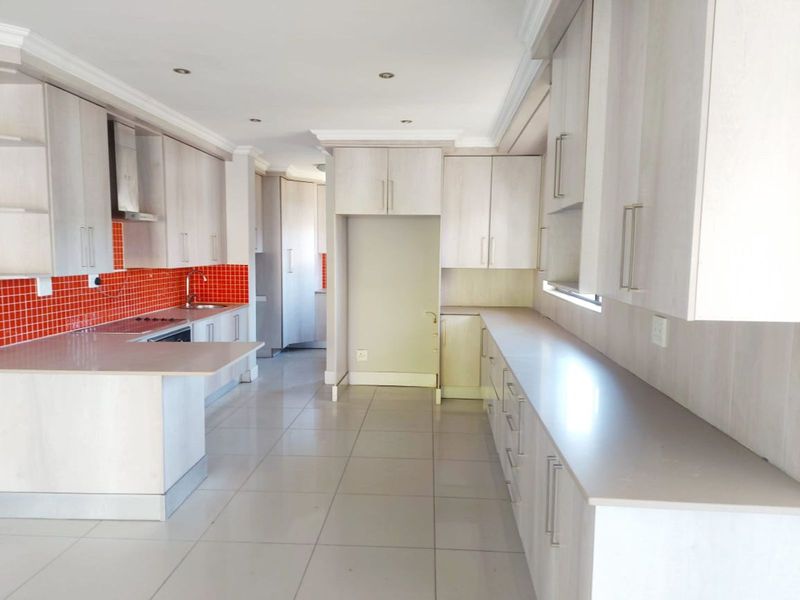 House For Sale in Leeuwenhof Estate - Photo 3