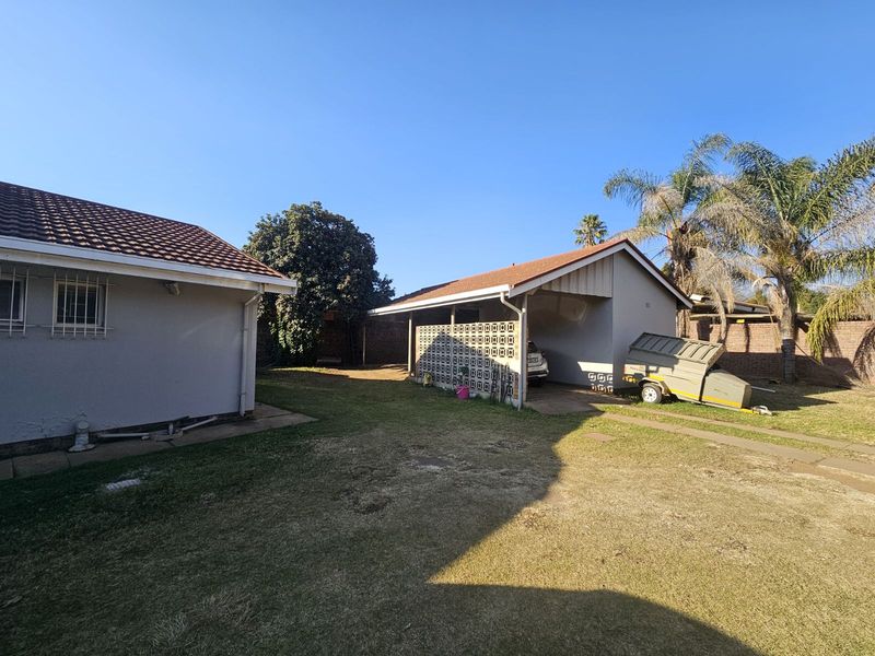 House For Sale in Lydenburg Central - Photo 3