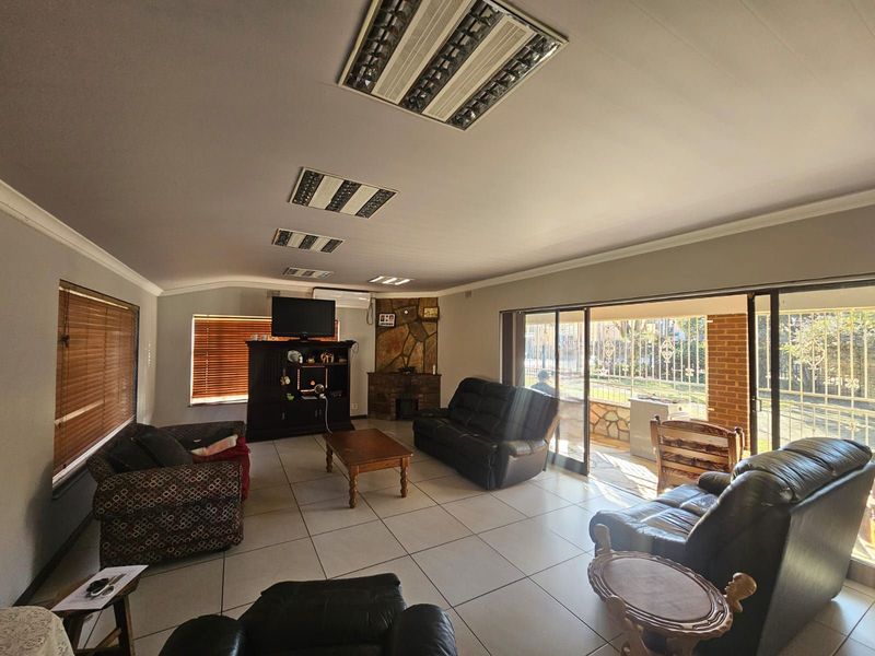 House For Sale in Lydenburg Central - Photo 10