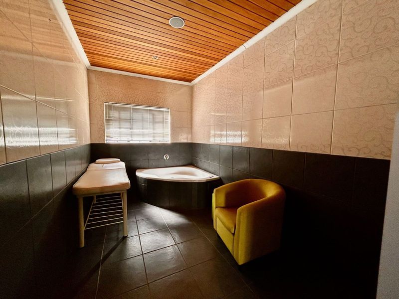 House For Sale in Clubview - Photo 10