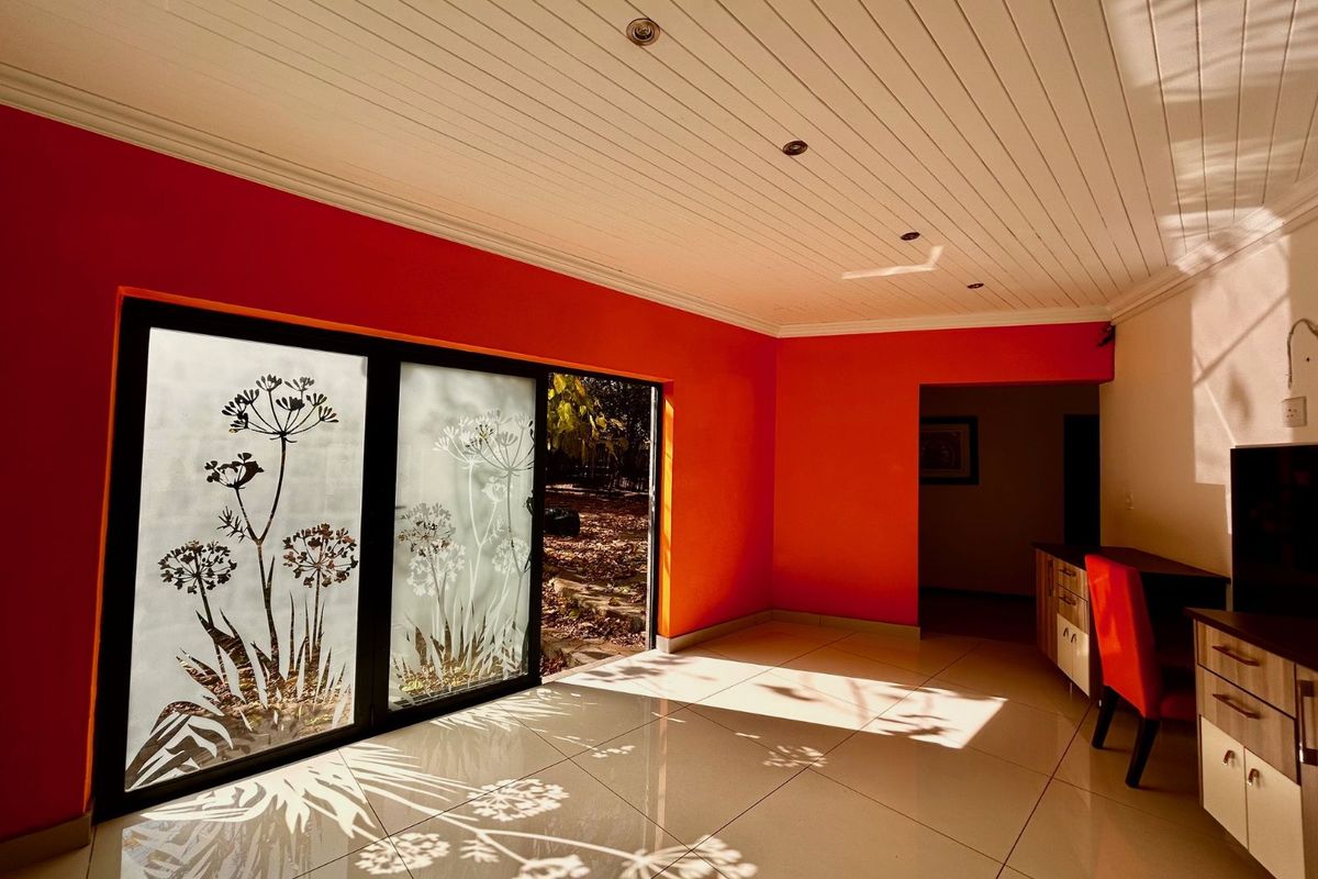 House For Sale in Clubview - Photo 3