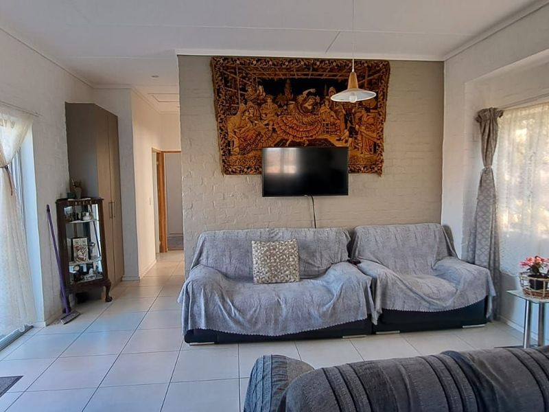 House For Sale in Pacaltsdorp - Photo 9