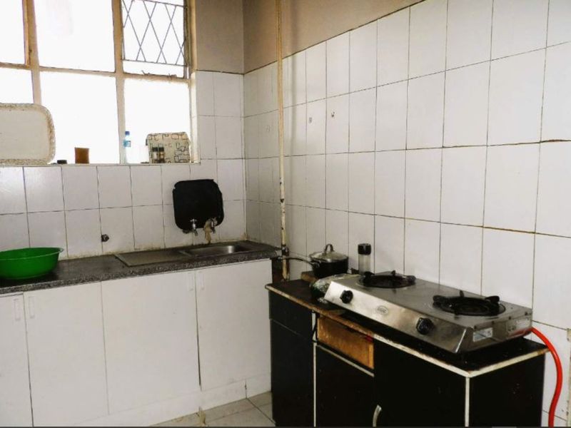 Apartment For Sale in Yeoville - Photo 5
