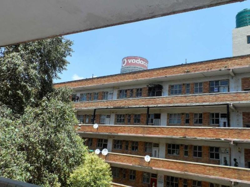 Apartment For Sale in Yeoville - Photo 8