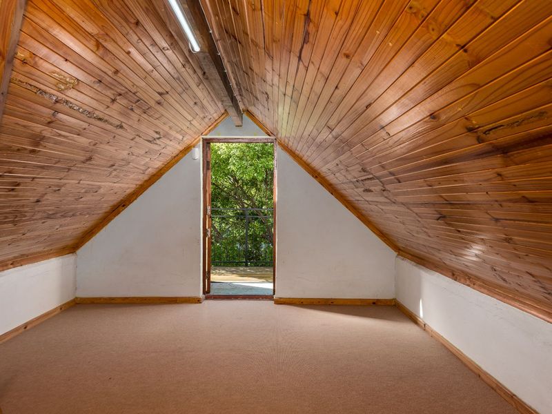 House For Sale in Richmond Hill - Photo 10