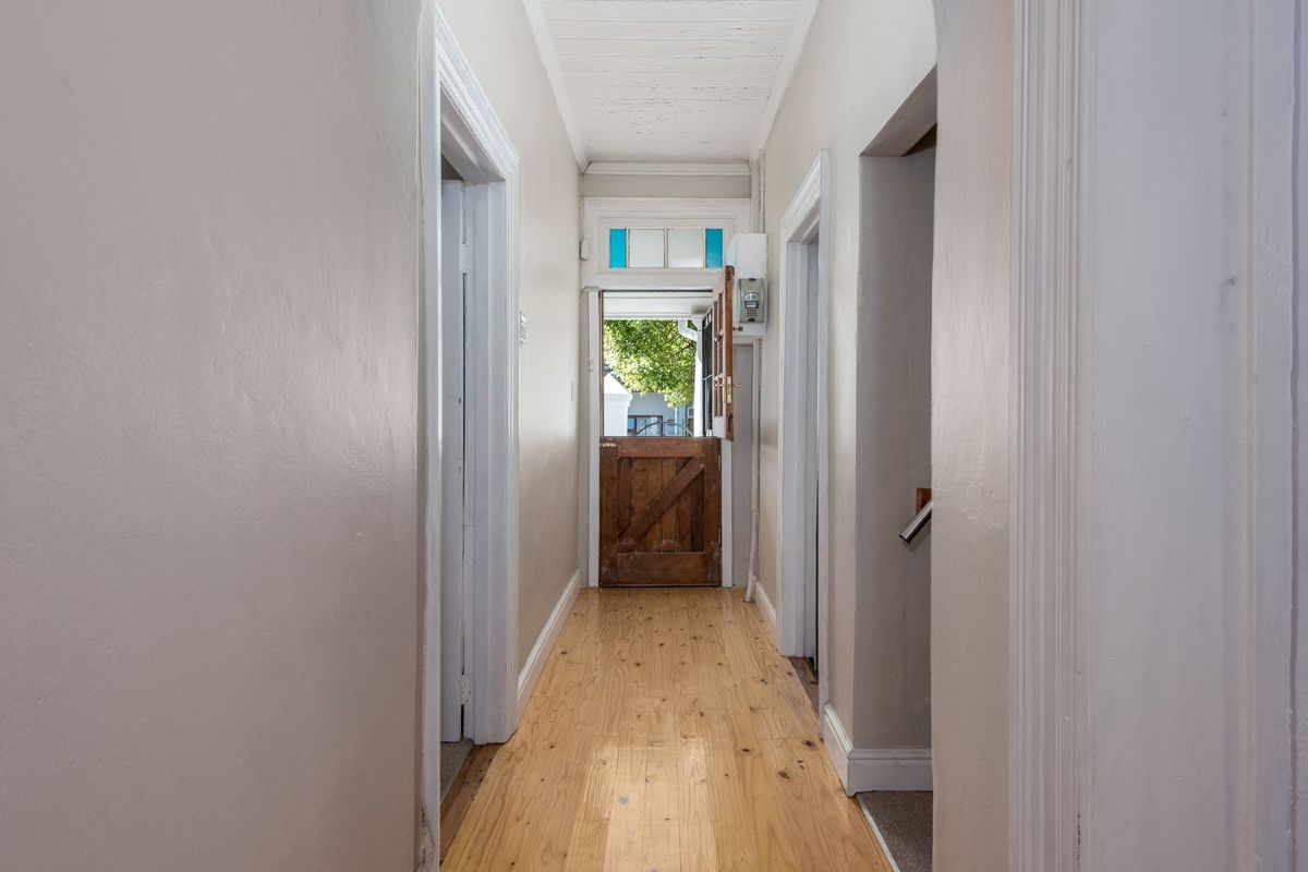 House For Sale in Richmond Hill - Photo 5