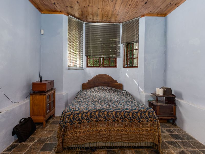 House For Sale in Richmond Hill - Photo 6