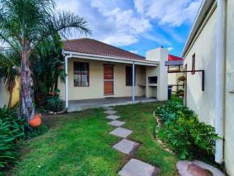 House For Sale in Fairview Golf Estate - Photo 2