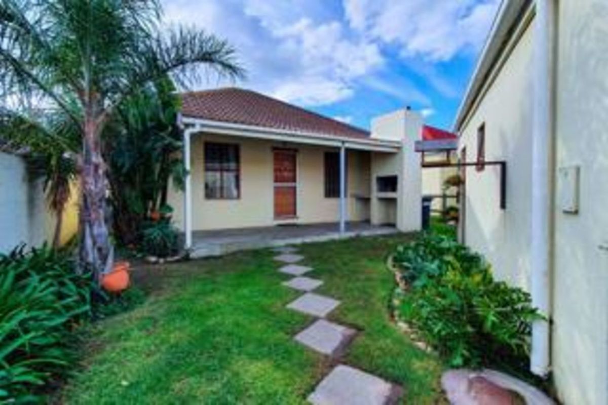 House For Sale in Fairview Golf Estate - Photo 2