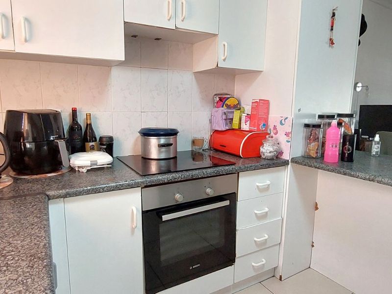 House For Sale in Fairview Golf Estate - Photo 6