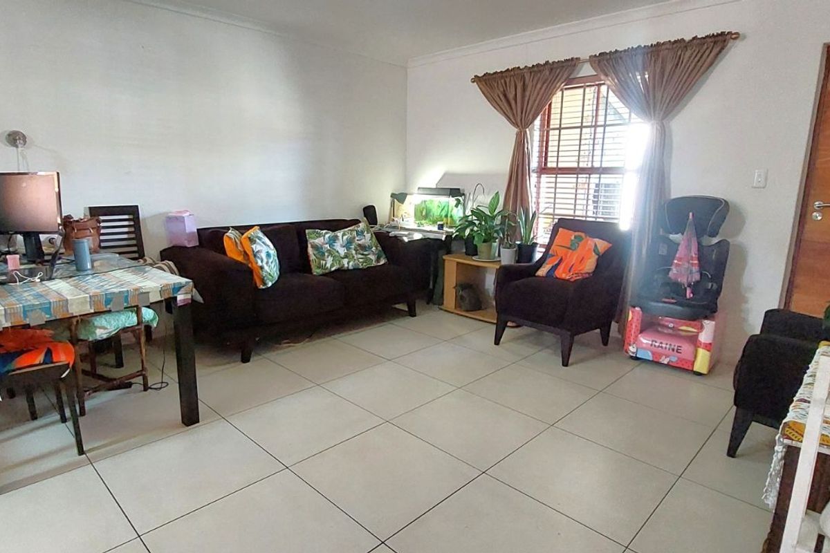 House For Sale in Fairview Golf Estate - Photo 3
