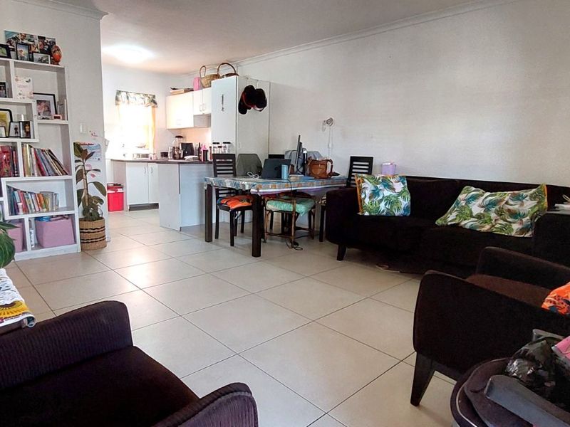 House For Sale in Fairview Golf Estate - Photo 4