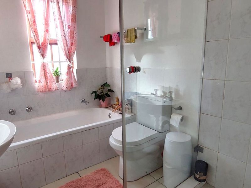 House For Sale in Fairview Golf Estate - Photo 9