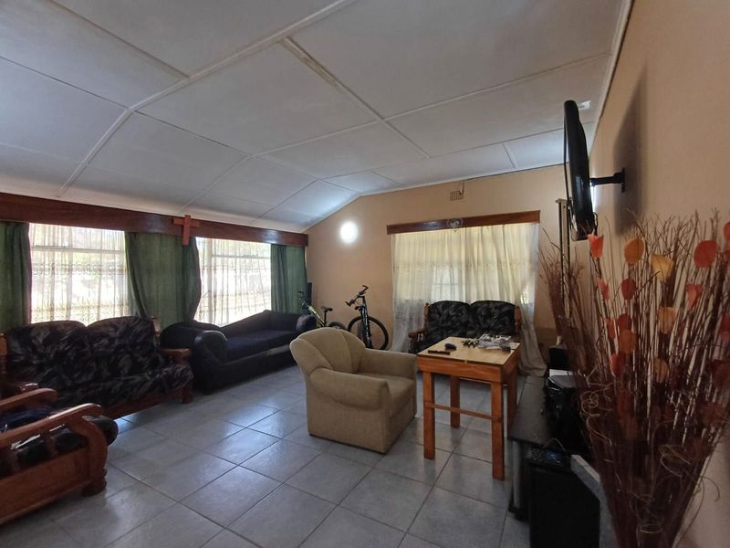 House For Sale in Freemanville - Photo 4