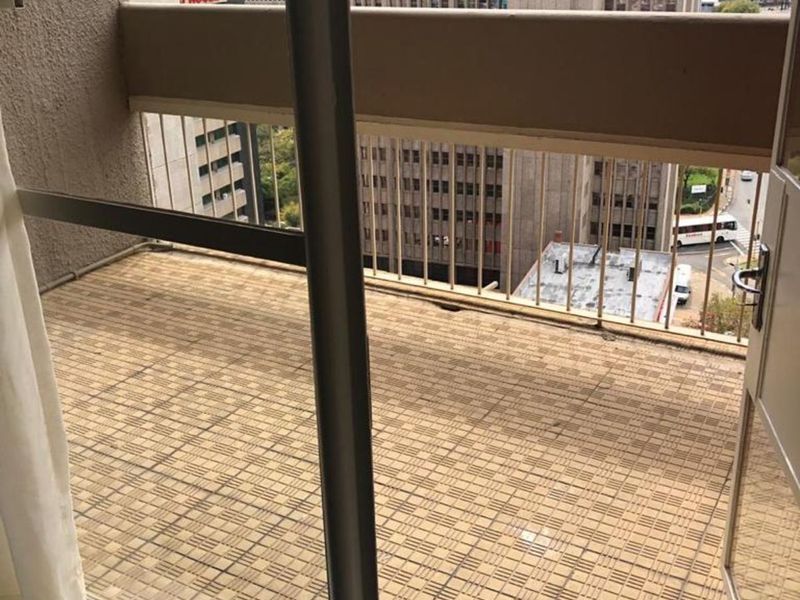 Apartment For Sale in Braamfontein - Photo 8